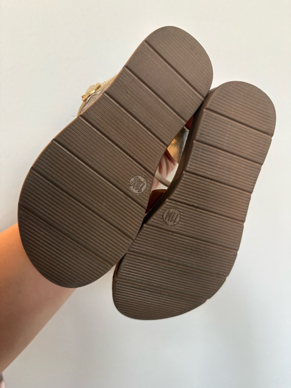 Girls Brown Sandals and Charm Accents Size 11 - Picture 5 of 5